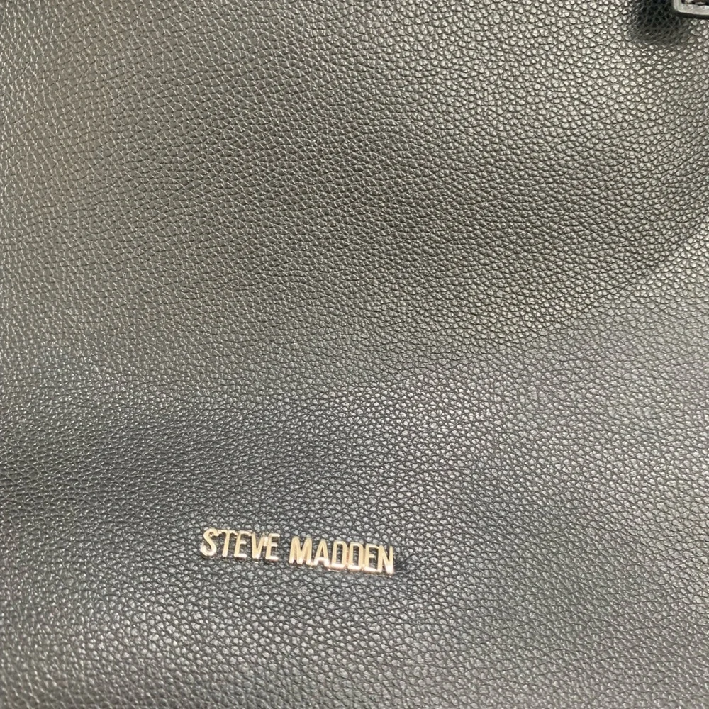 **Steve Madden Black Tote Bag - Picture 3 of 7